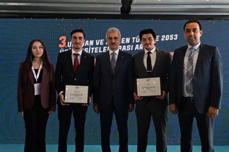 sayın Bakanımız Abdulkadir Uraloğlu’nu ziyaret ettik!