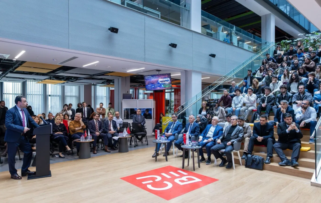 Açılış programında Ar-Ge ve inovasyon iş birliklerinin anlatıldığı sunum